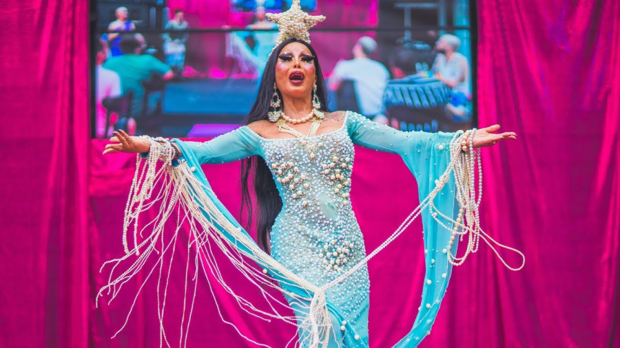 Ela é Show! Ela é Brilho! Ela é glamour! Ela é história! Ela é Resistência! Viva Marcinha do Corintho